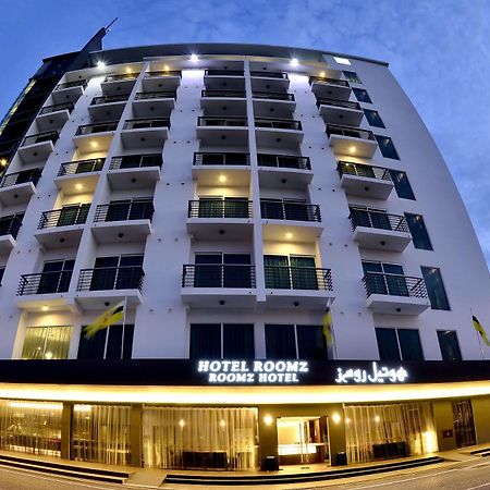 Roomz Hotel Seria Exterior foto